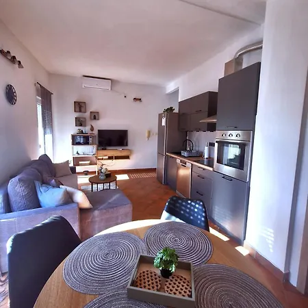 Amara Trogir